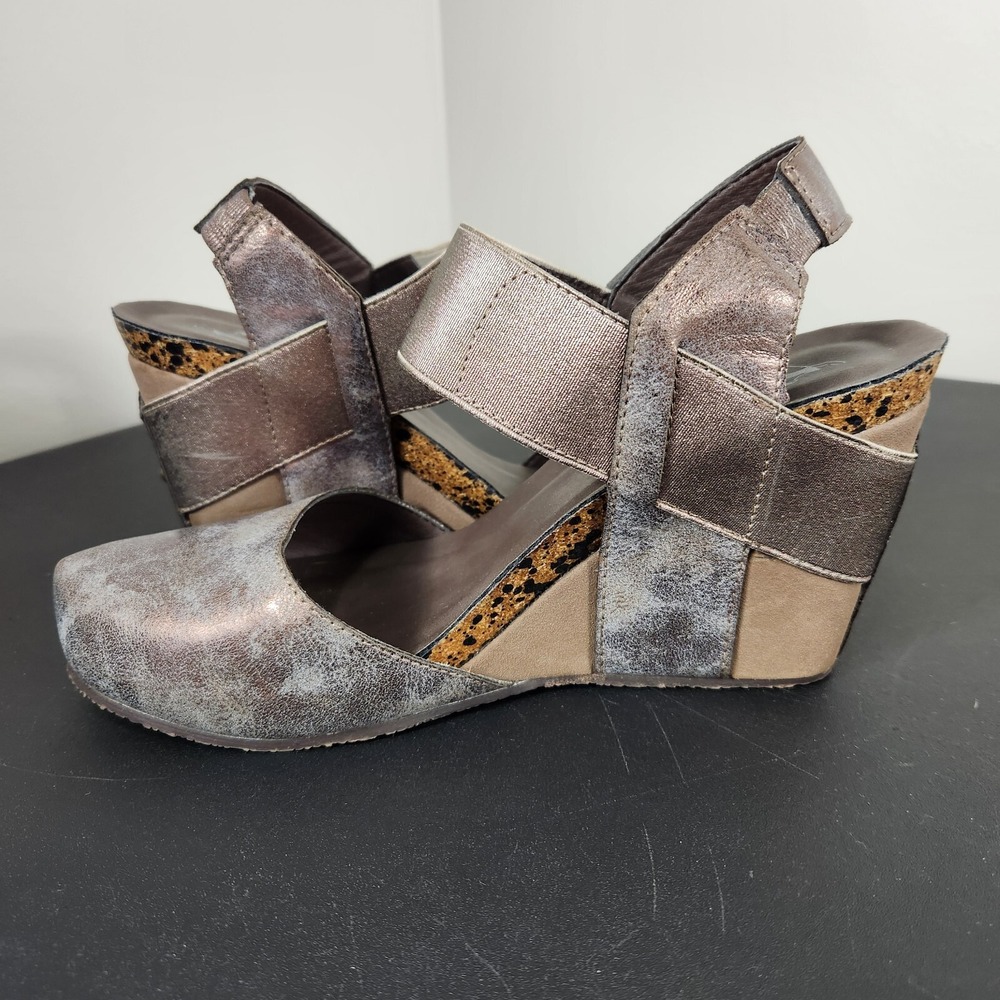 Corkys Timeout Metallic wedge shoes Womens Sz 8 - Picture 6 of 8